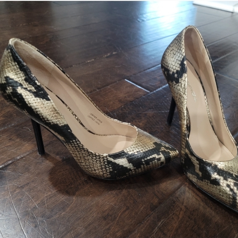 Via Spiga pumps